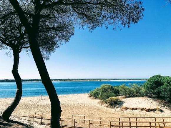 Fantastico Atico Con Terraza, Garaje, Wifi, Con Todo Para Playa, Piscina Y Casa Y No Facturar Maletas! El Portil Luaran gambar